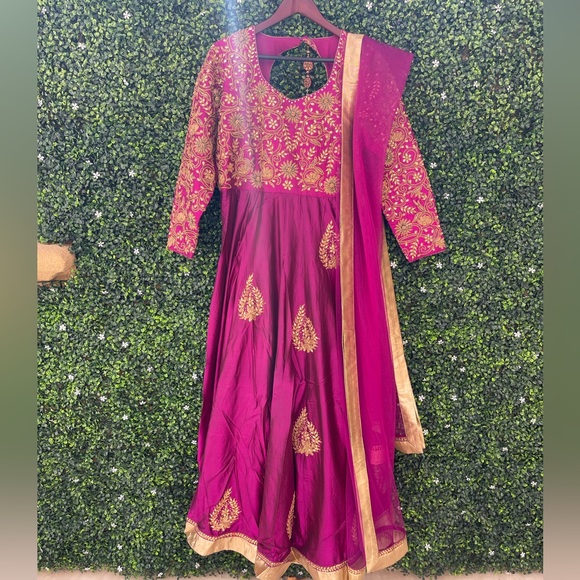 Anarkali long suit in pure silk - Picture 1 of 4